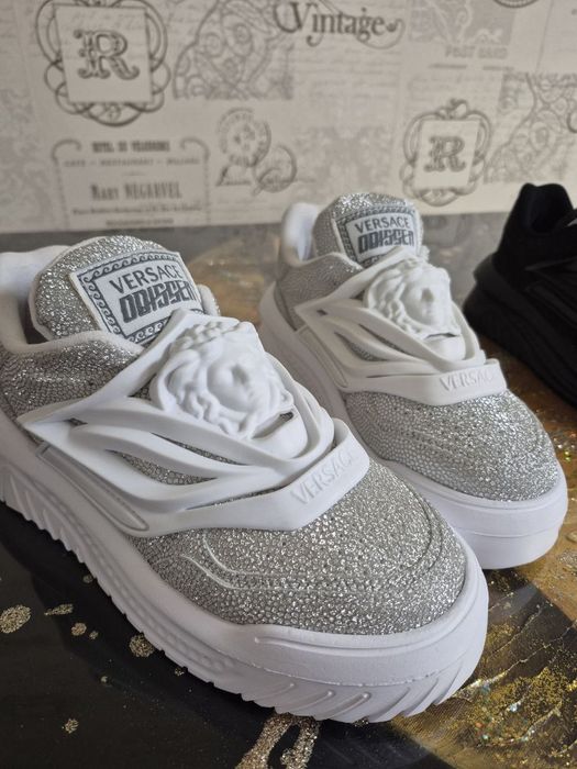 Adidași Versace Odissea