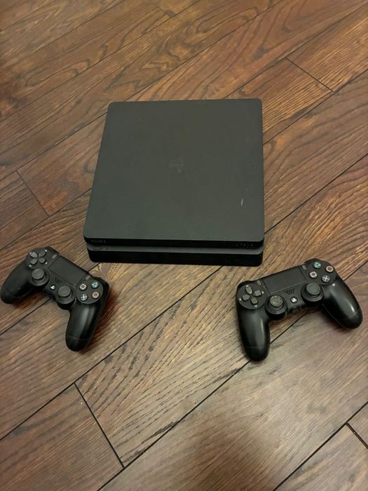 Playstation 4 игровая приставка с джойстиками