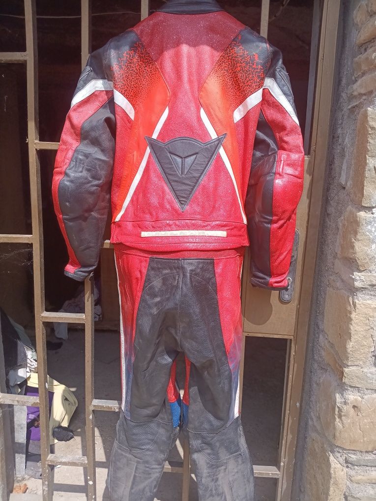 Продавам мото екип  Dainese