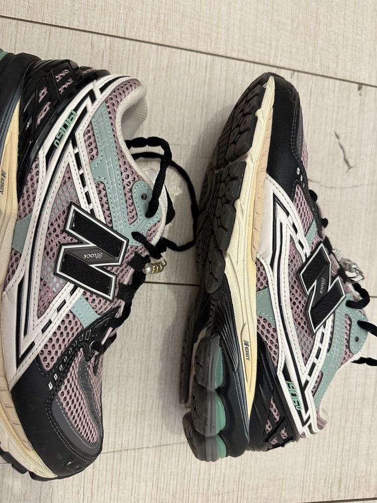 New balance маратонки