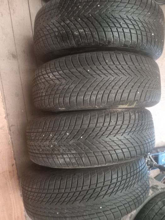 Jante ford kuga r19 5x108 et 52.5 anvelope de iarna 235 45 19