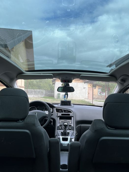 Peugeot 5008 2013