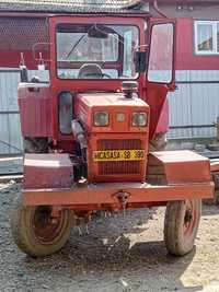 Vând tractor 650 în stare foarte bună