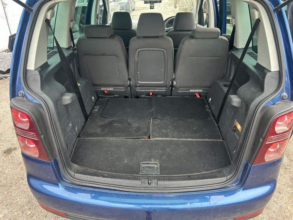 Volkswagen Touran  1.9TDI 105кс. BXE  2009г. - НА ЧАСТИ