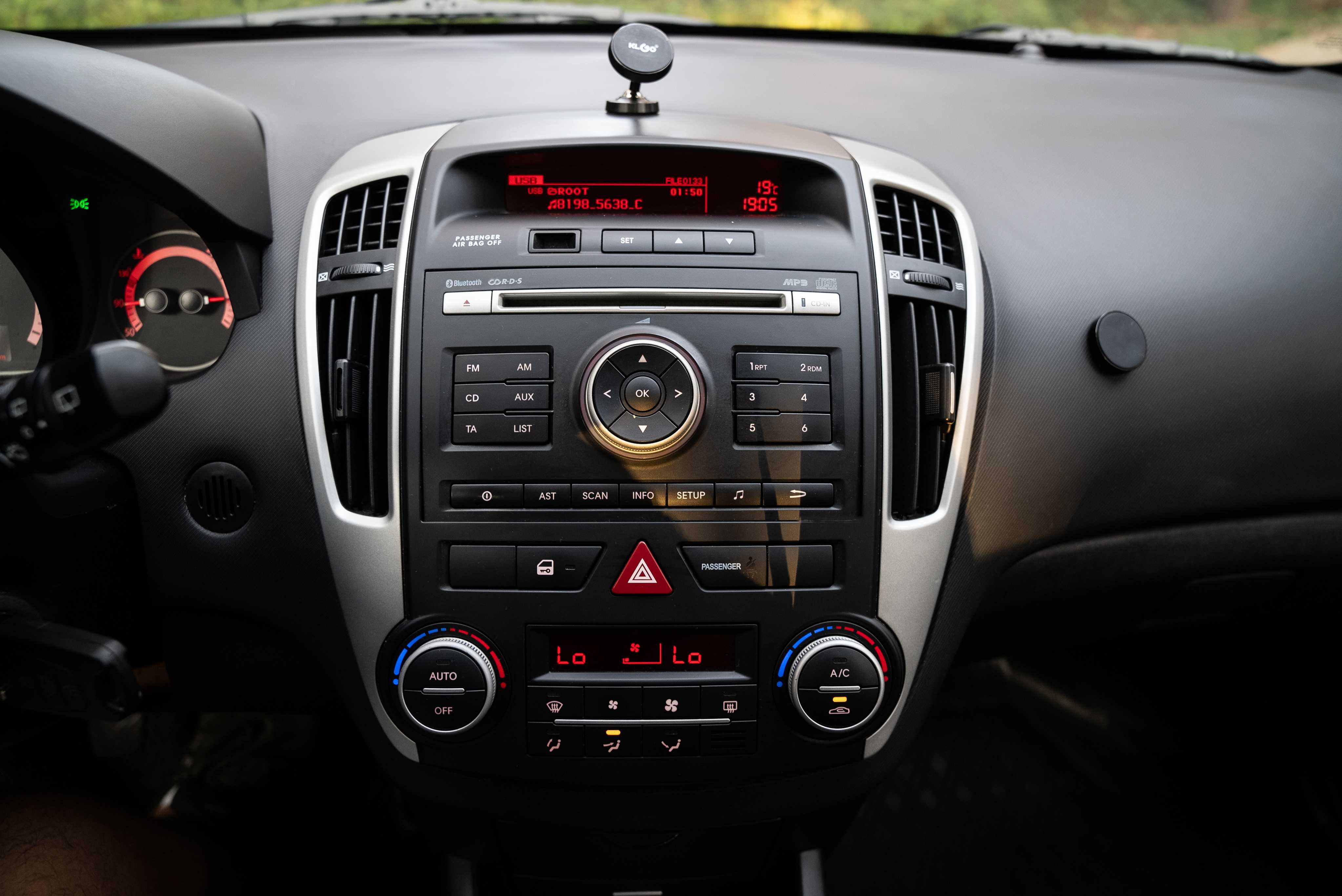 Kia Ceed комби 2010 1.4i 90hp facelift