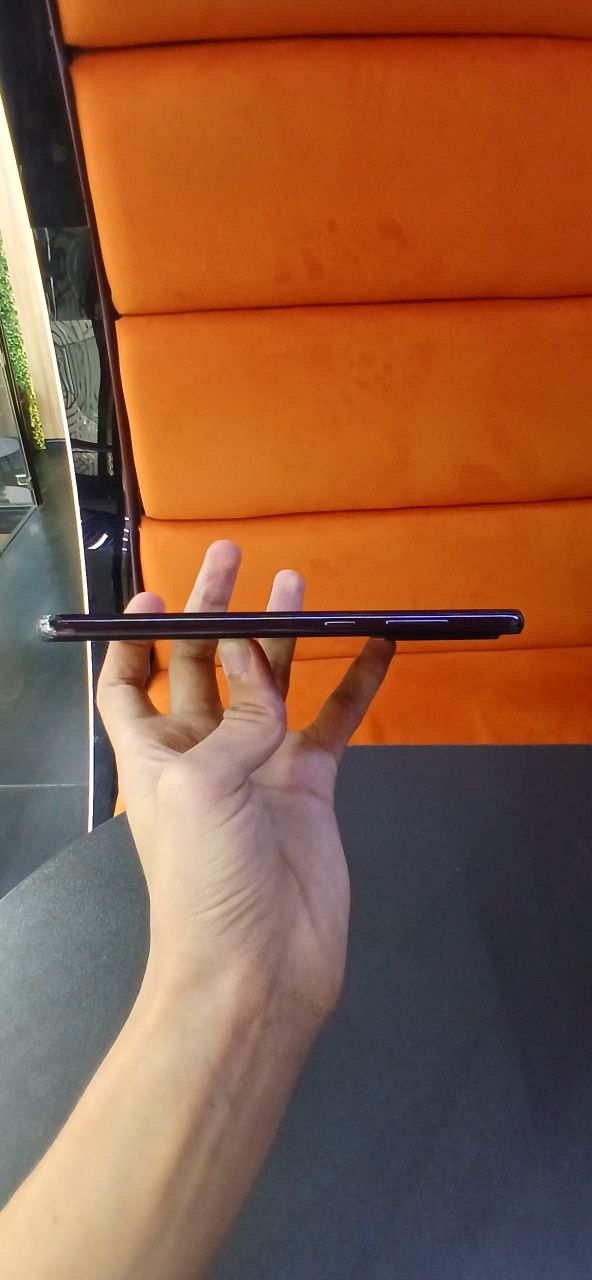 SAMSUNG A52 8/256GB  Holati Zor Karobkasi bor Hamma joyi radnoy