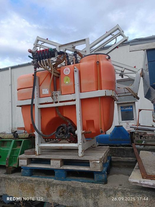 Mașină de erbicidat MET 750 litri