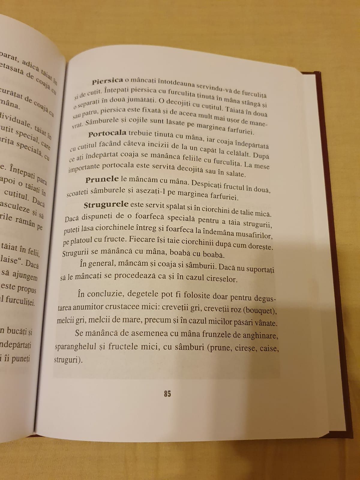 Ghid de protocol, Arta de a primi cu eleganta, Monica Eva Anescot.