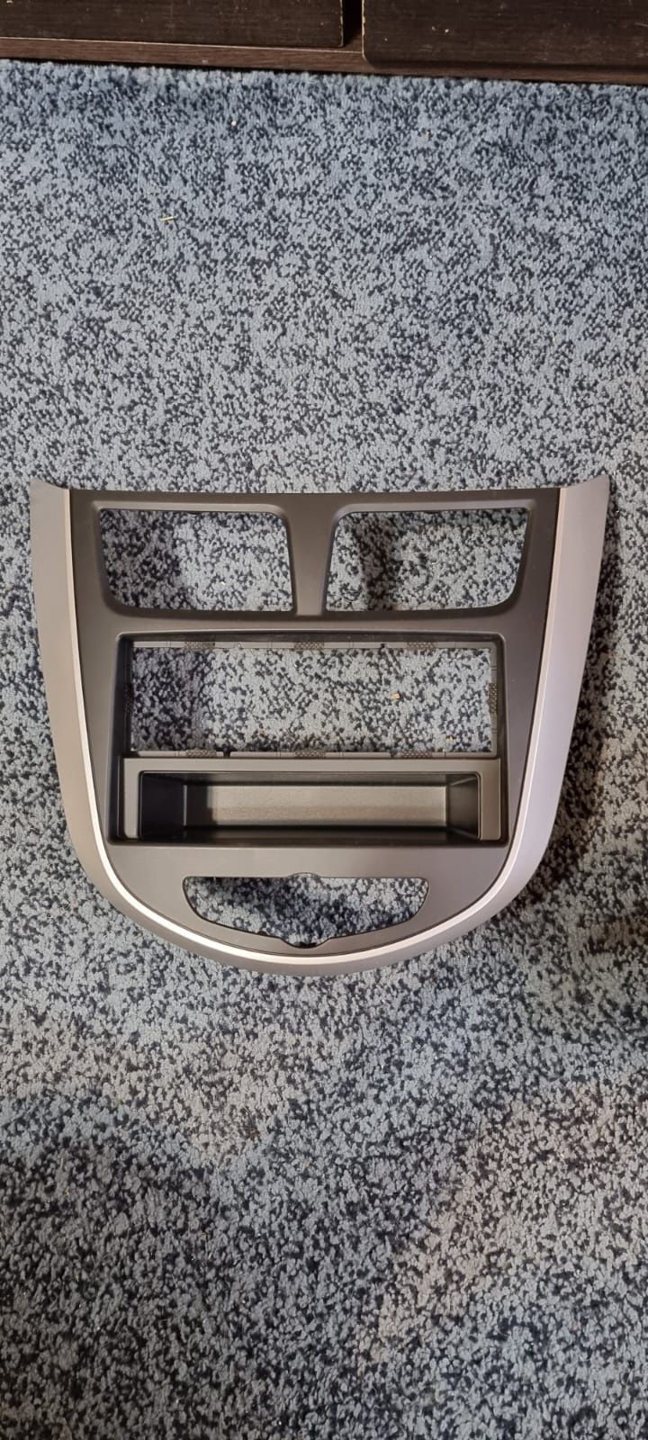 родная рамка Hyundai Accent для магнитолы