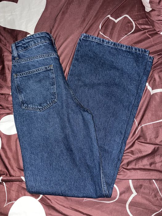 Blugi cu talie înaltă