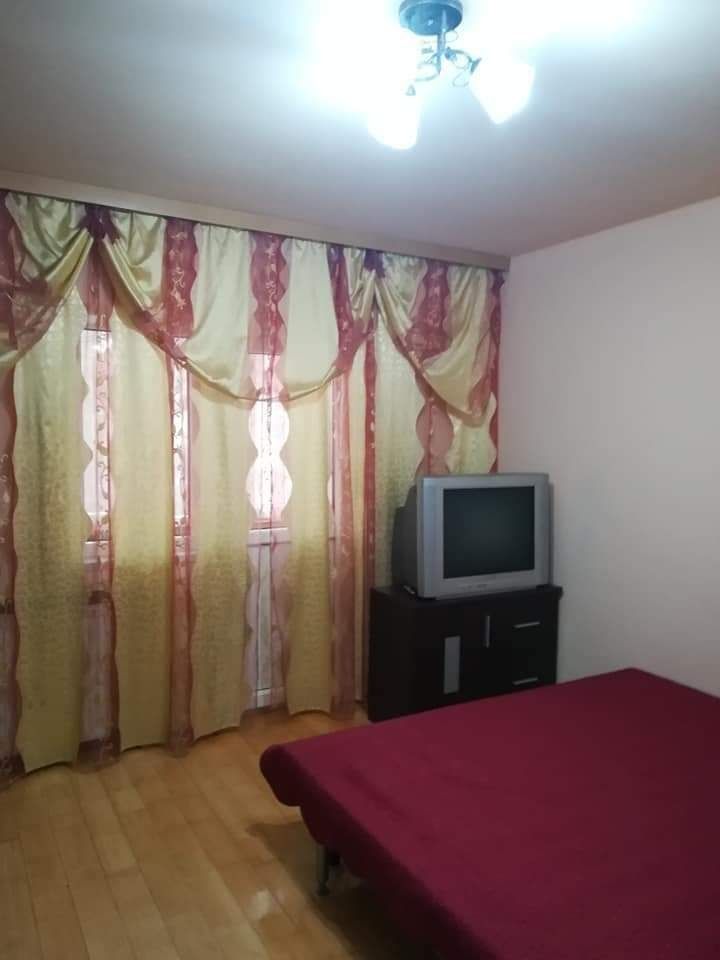 Închiriez ap 3 camere,etaj2, mobilat și utilat,Obcini. Suceava