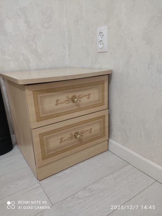 Тумбочки прикроватные