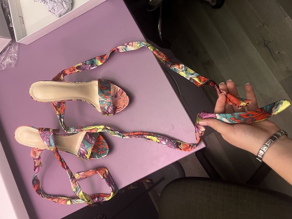 Дамски цветни токчета