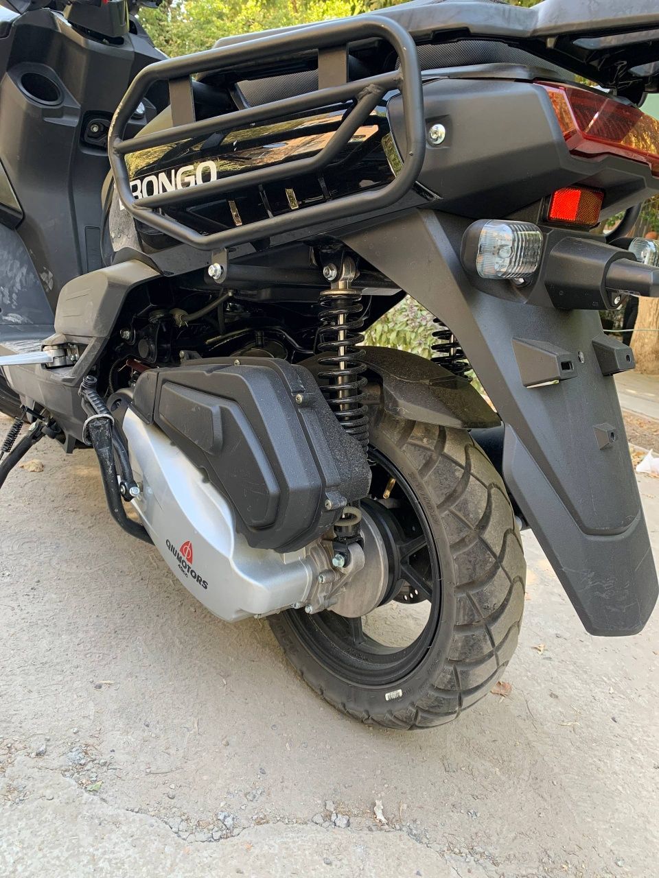 Tank 90+ yuradi yangi sukuter