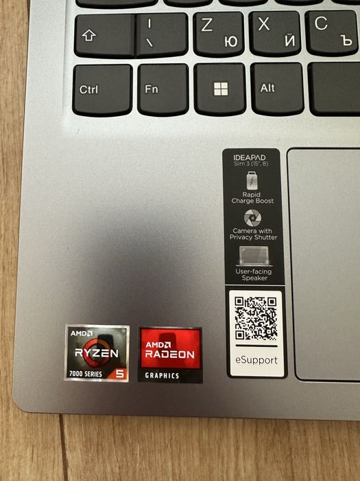 Лаптоп Lenovo Slim 3 15.6" 16GB RAM 512GB SSD