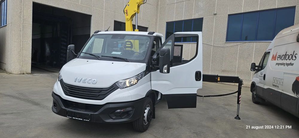 Iveco Daily Basculabil pe 3 parti + macara