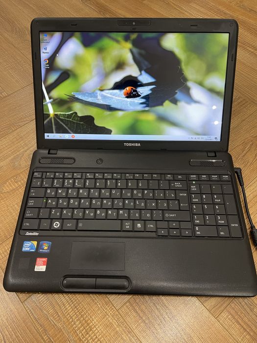 Ноутбук Toshiba для работы и учебы