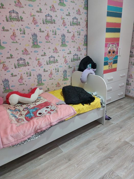 детский шкаф и кровать