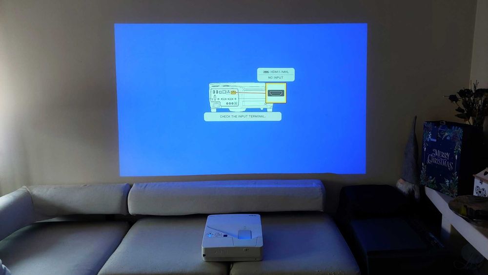 Videoproiector ultra short throw NEC