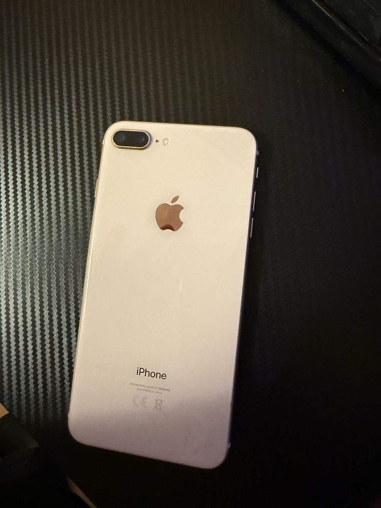 Iphone 8 plus Rose Gold Много Запазен