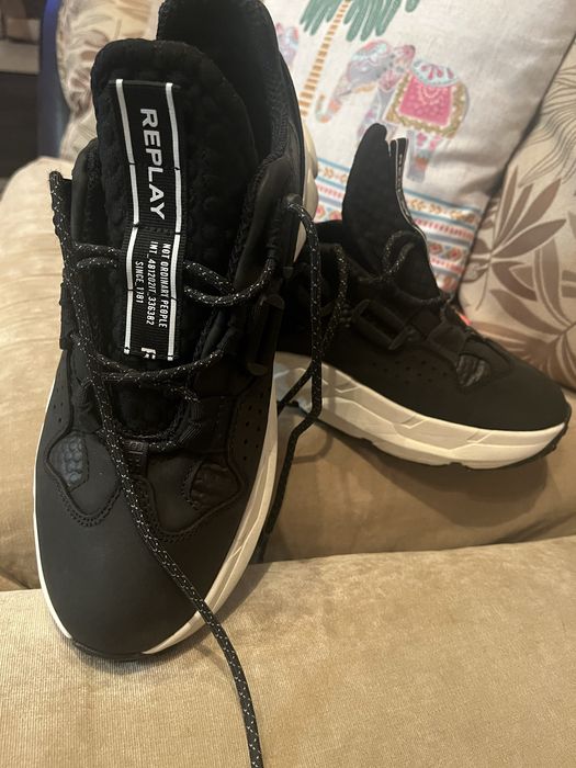 Маратонки - Сникърси