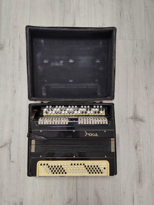 Продам Баян Этюд