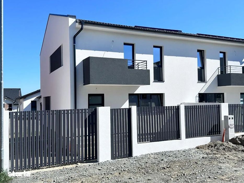 Casa de vanzare tip duplex - pivnita, terasa - Cisnadie, Cartierul Arh