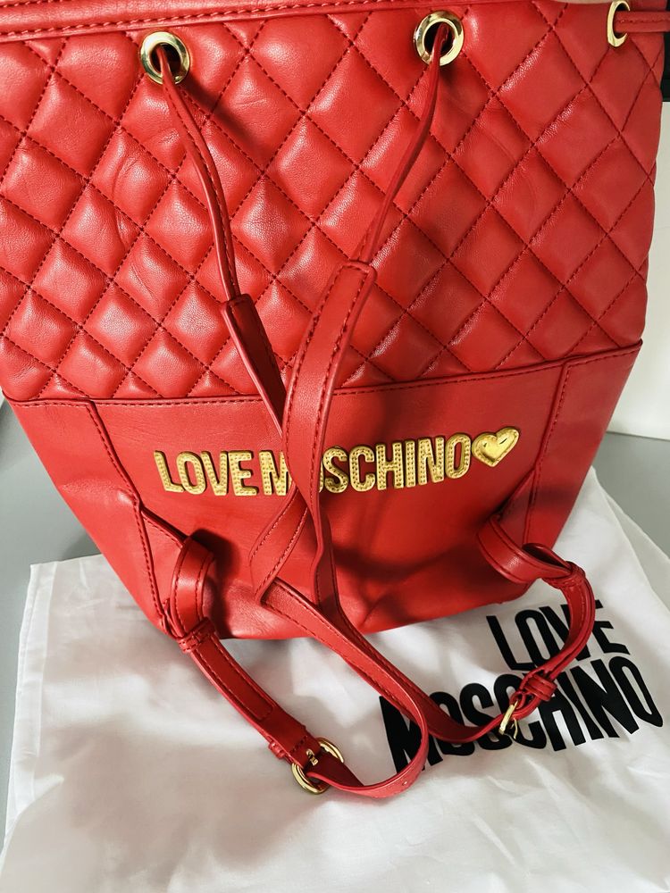 Ghiozdan Love Moschino