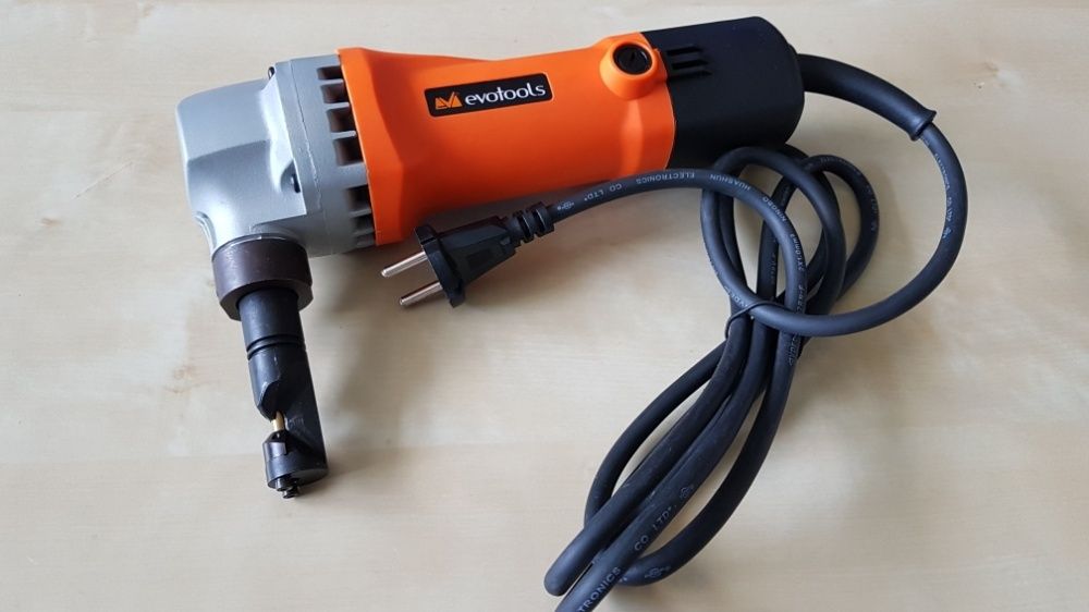 Foarfeca electrica taiat tabla