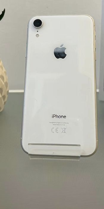 iphone xr  bateria 77 faceID functioneaza perfect tot la el