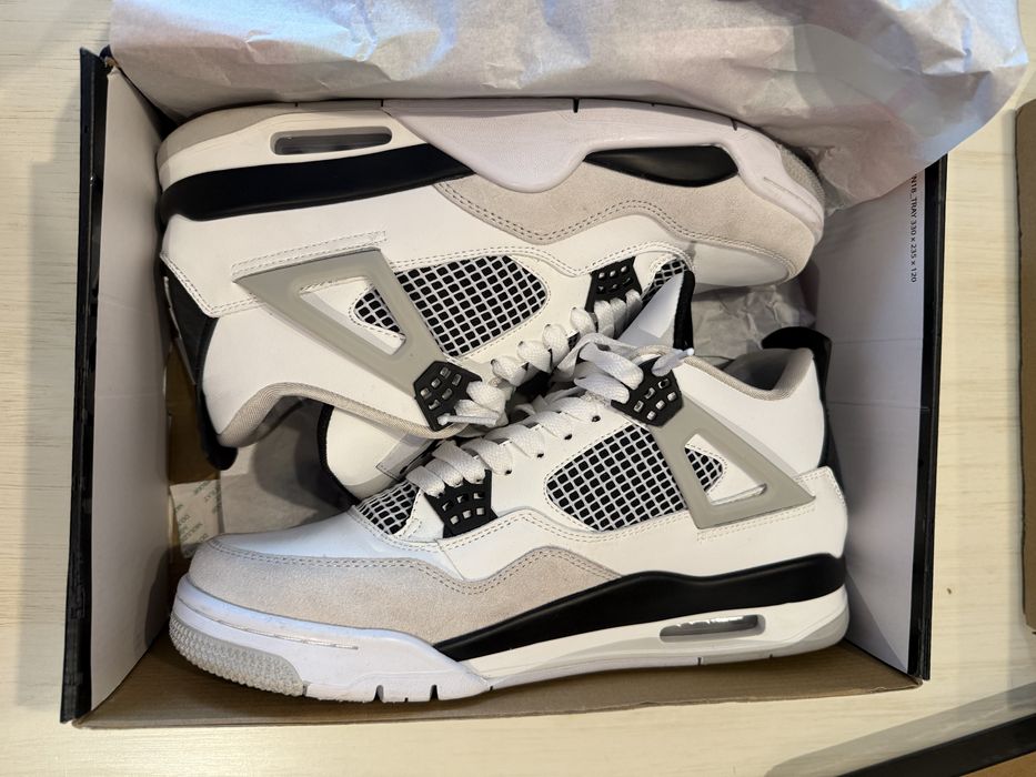 Jordan 4 Military black