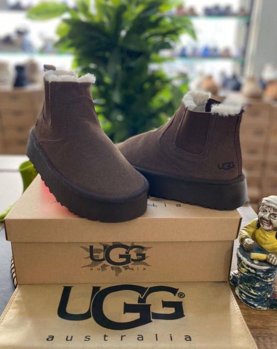 UGG 36-40 - 240
Curier 25
35 cu verif in cont ‼️