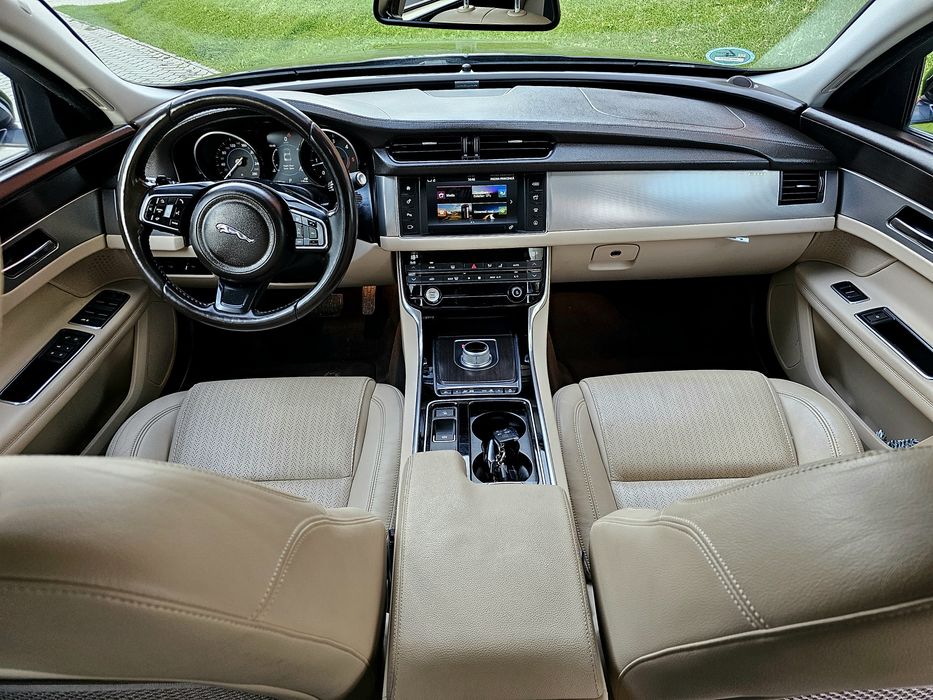 Jaguar XF 2017 / 2.0 Diesel 163 Cp euro 6/ Automata/ Rate / Variante