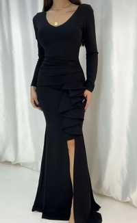 Чёрное вечернее платье