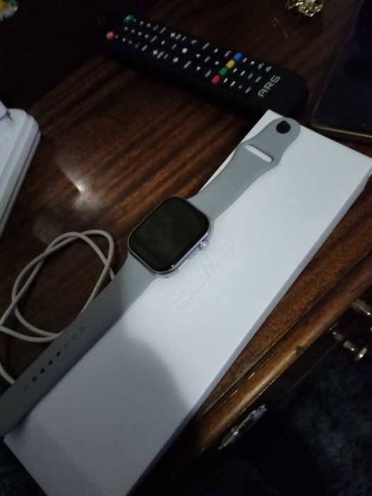 Продам Apple Watch 11