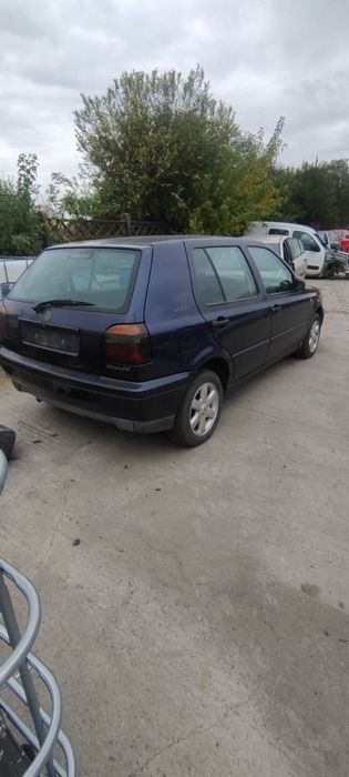 Dezmembrez VW Golf 3