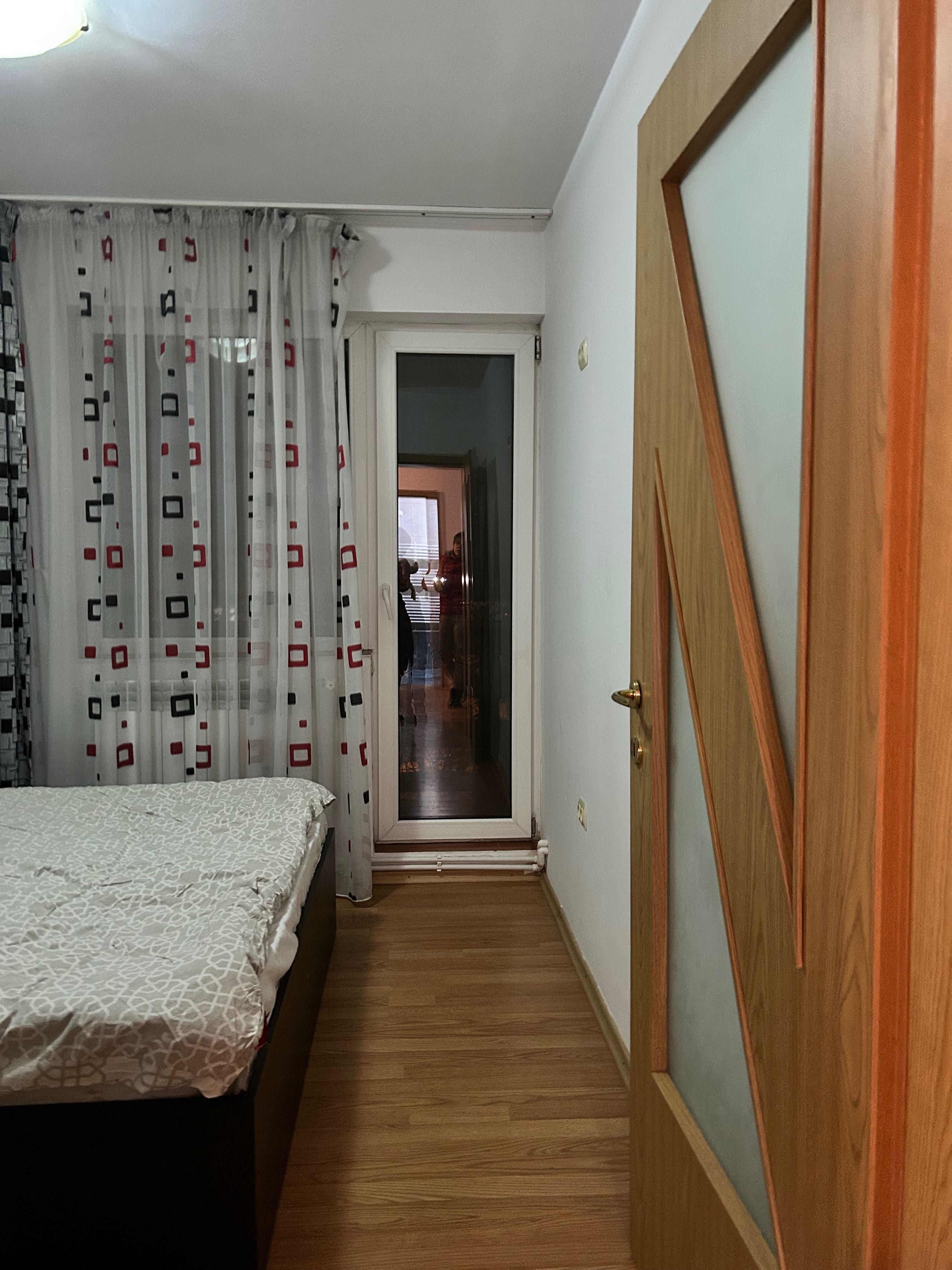 Vand apartament 2 camere