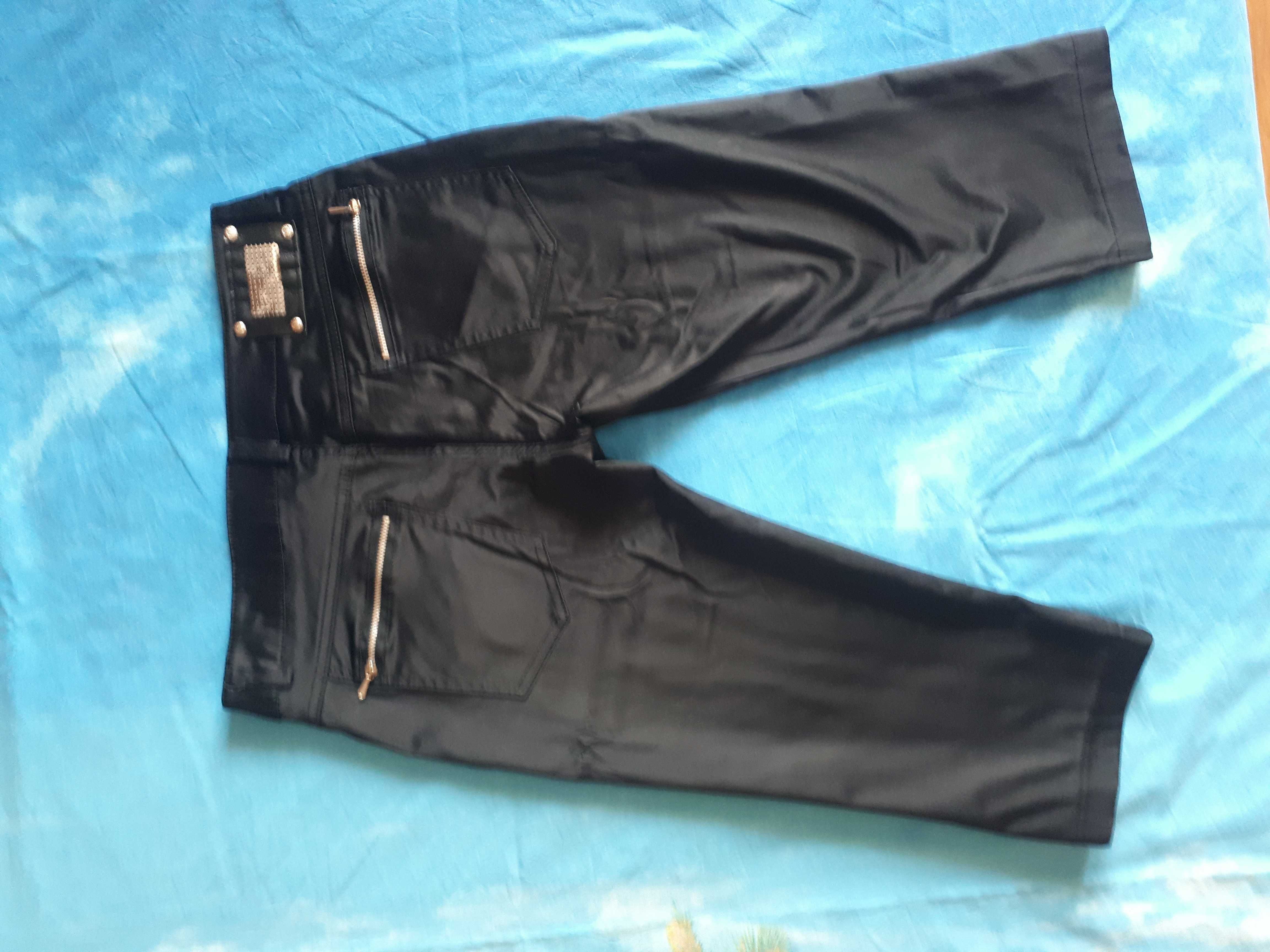 Панталони United Colors of Benetton, Pause Jeans, дънки Mango и др.