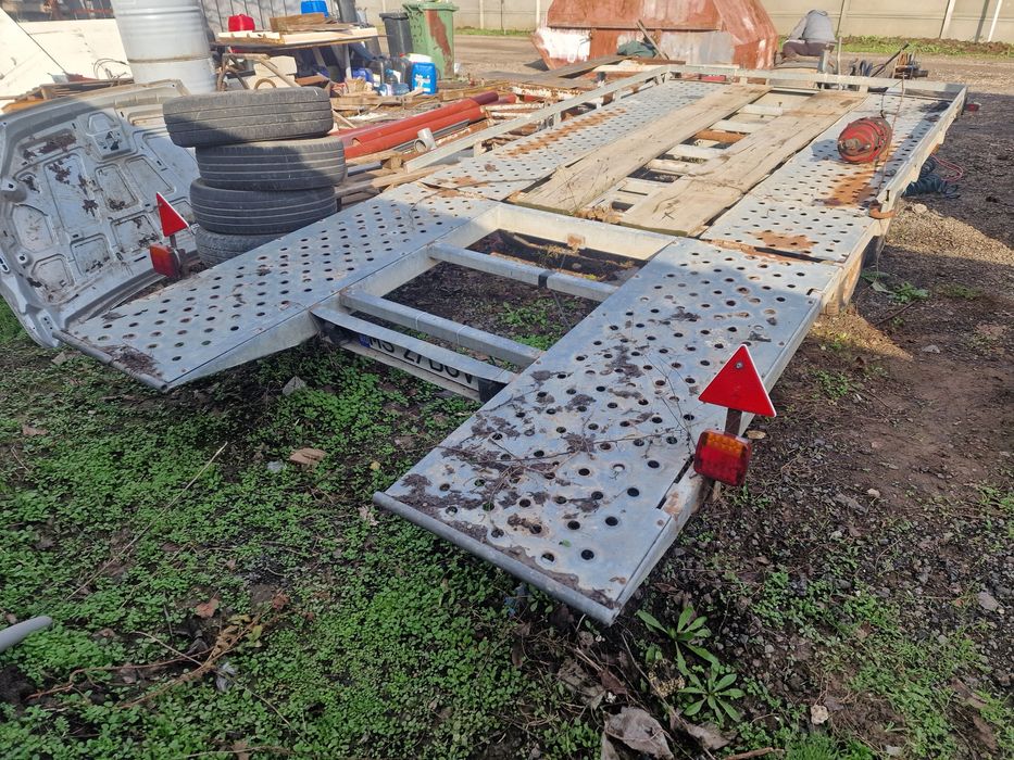 Vind platformă auto inmatriculată