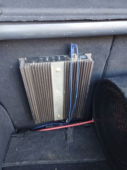 Tub de bass statie auto