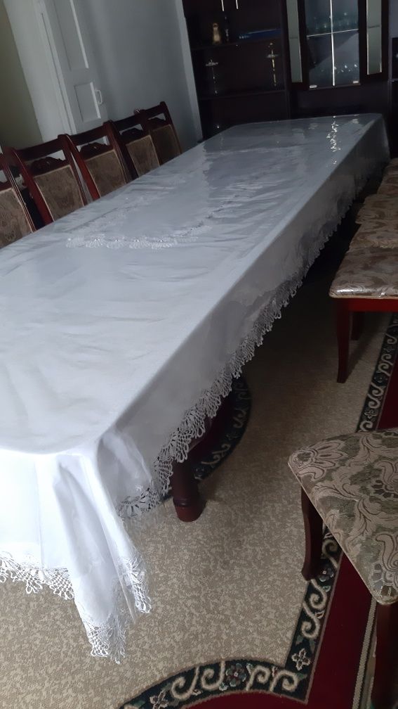 Стол  со  стульями