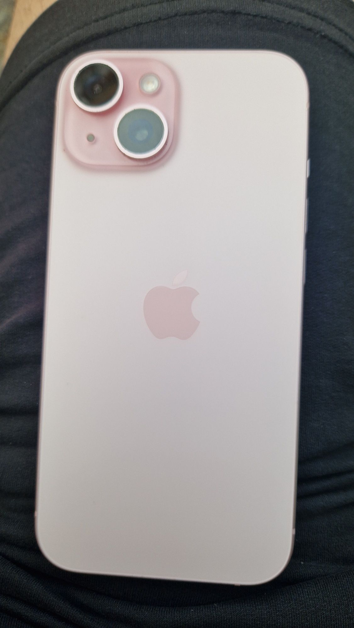 iPhone 15  Розов