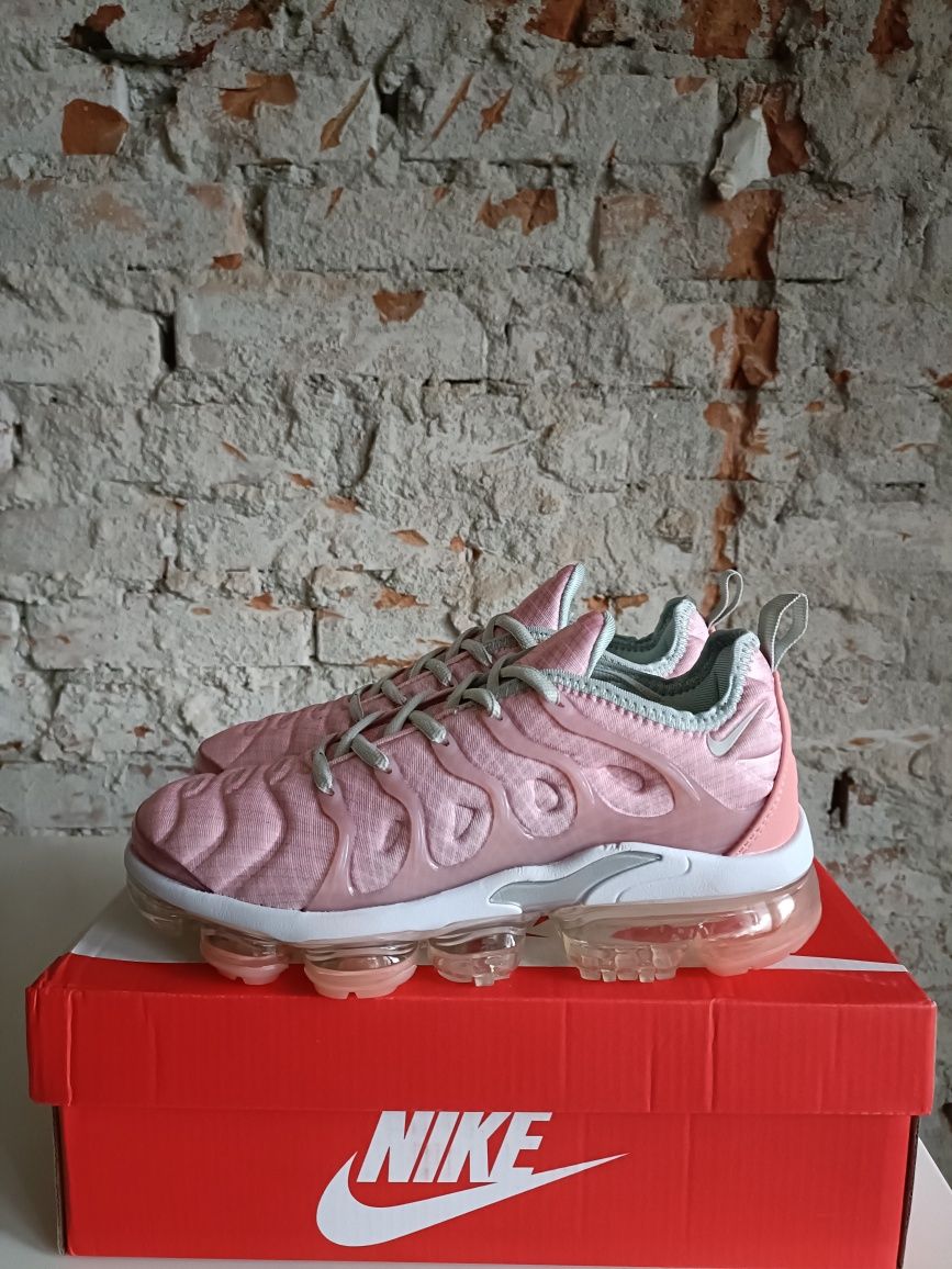 Nike Air Vapormax Plus 37,37.5,38,38.5,39,40