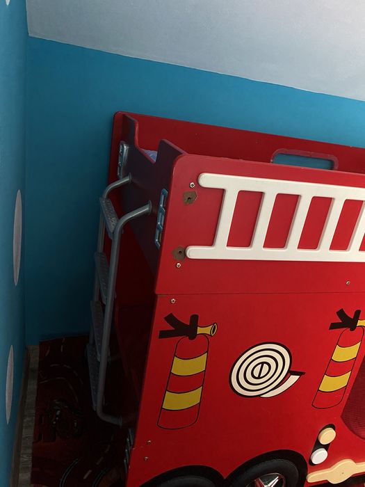 Pat copii pompieri