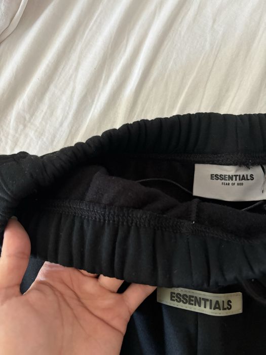 pantaloni de trenning essentials