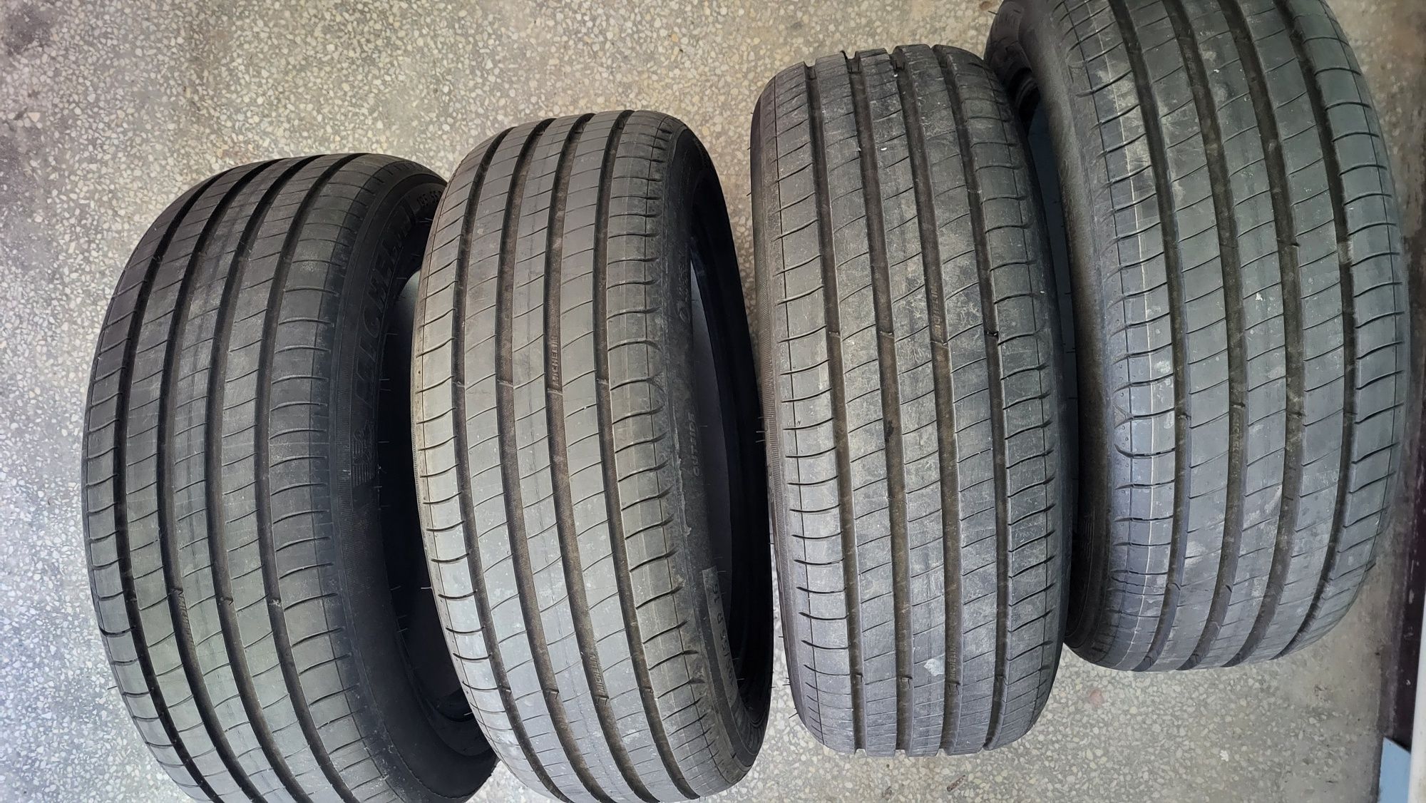 Vând 4 anvelope de vară Michelin 195 55r16