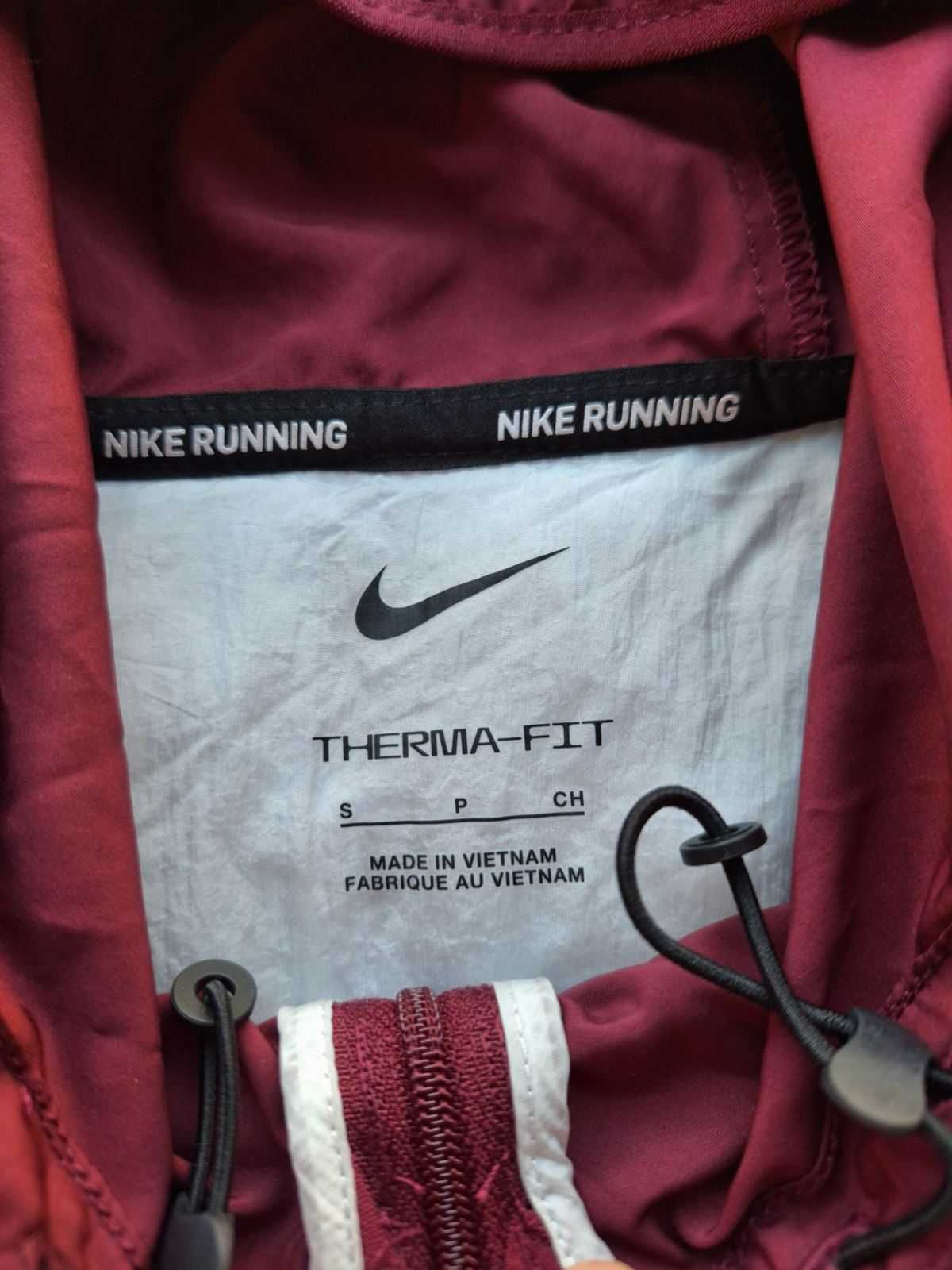 Ново! ветровка за бягане Nike running therma-fit