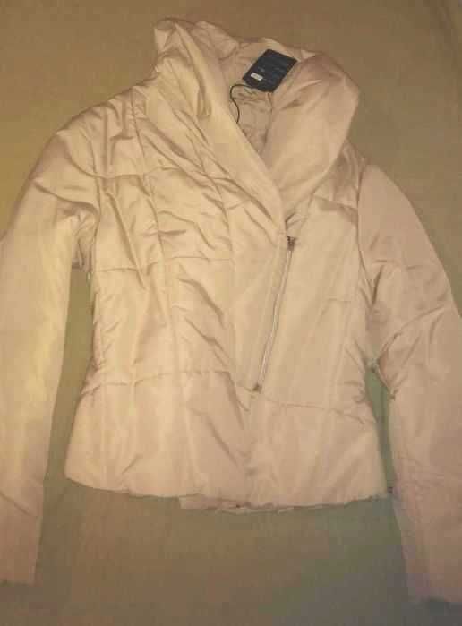 Geaca dama de la Sisley , model foarte frumos, S, M, L, XL