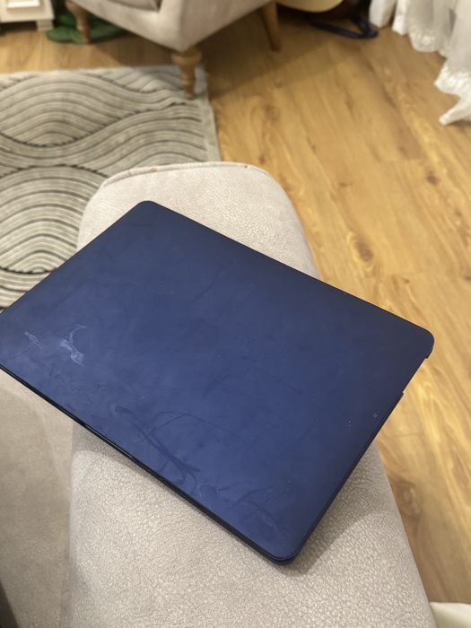 Продам Macbook 13’ 2018 с разбитым экраном