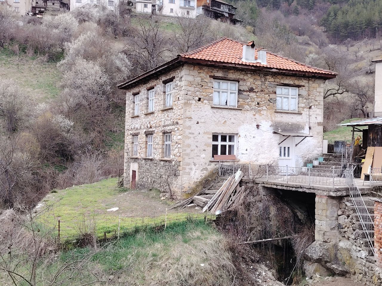 Продава се Къща в с. Подвис, Област Смолян - 6 кв.м за 12750 €/кв.м - Снимка #9